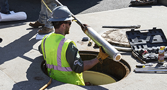 Pulling an STP with a corroded column pipe out of the tank